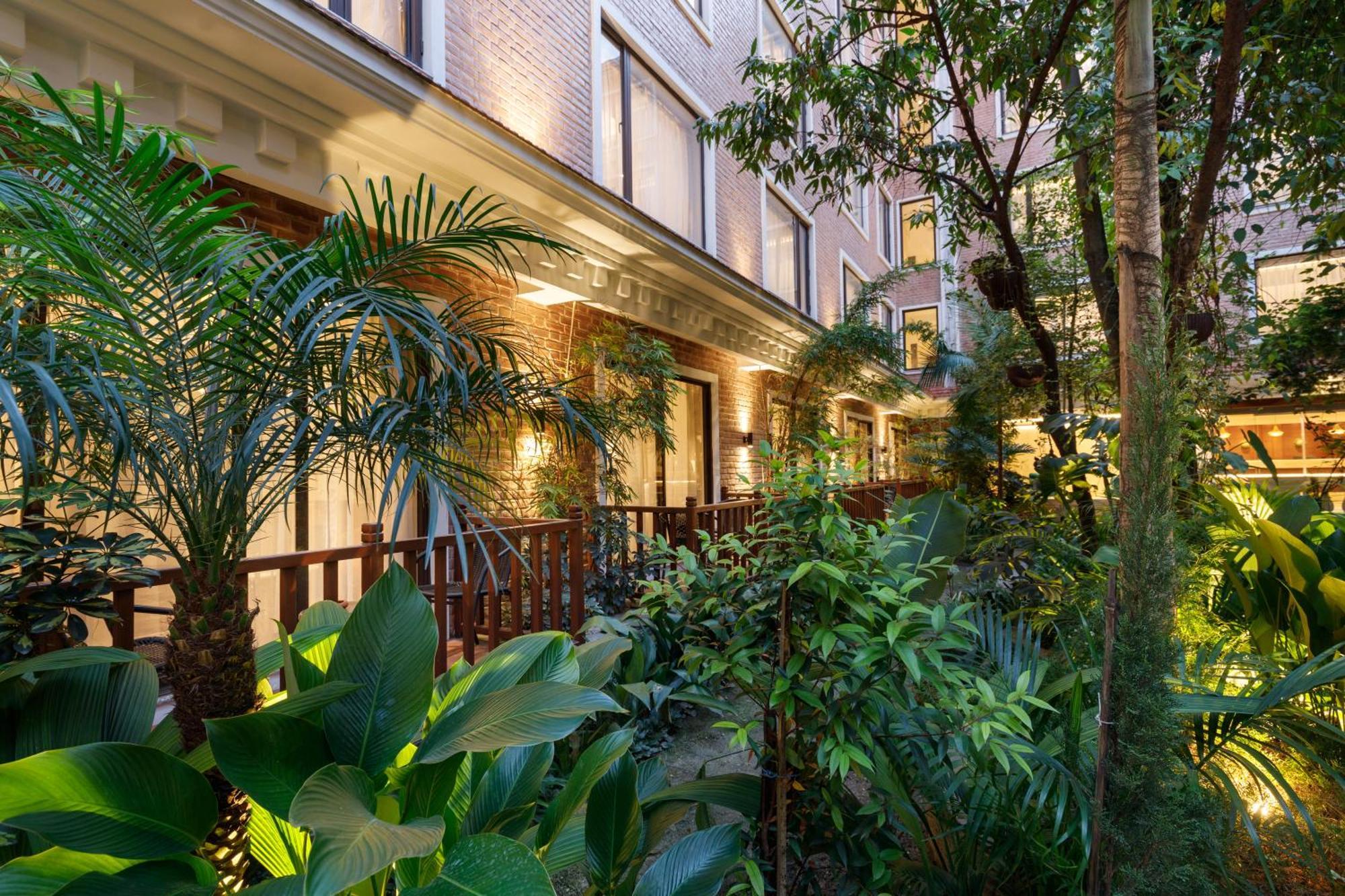 Hotel Thrive, A Tropical Courtyard Κατμαντού Εξωτερικό φωτογραφία